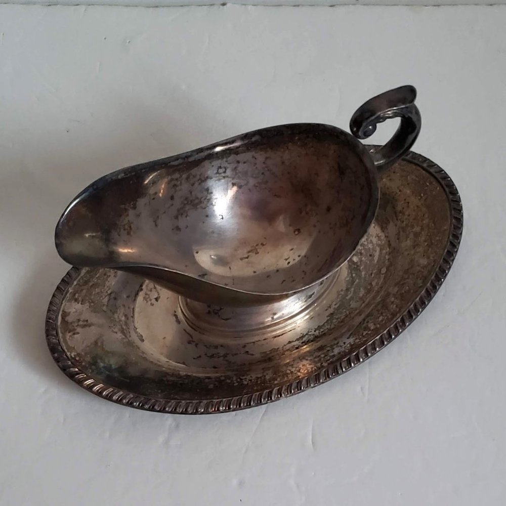 Lot of 2 Vintage SILVER PLATED Gravy Sauce Boat and Tray time patina Silverplate - Picture 5 of 14